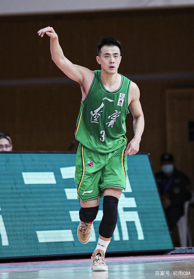  赵继伟手感滚烫，带领辽宁男篮大胜曼联，赛后一句话霸气侧漏