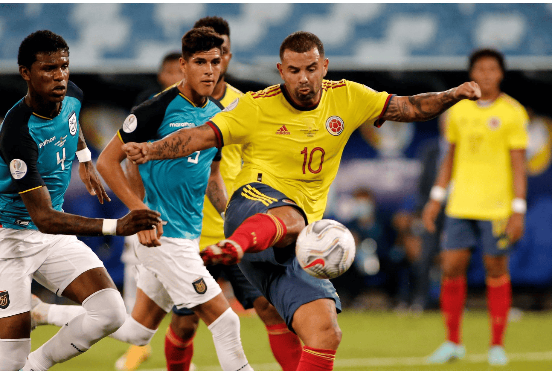 亚冠决赛对决在即！北京首钢演练定位球，密尔沃基雄鹿密集防守应对的简单介绍